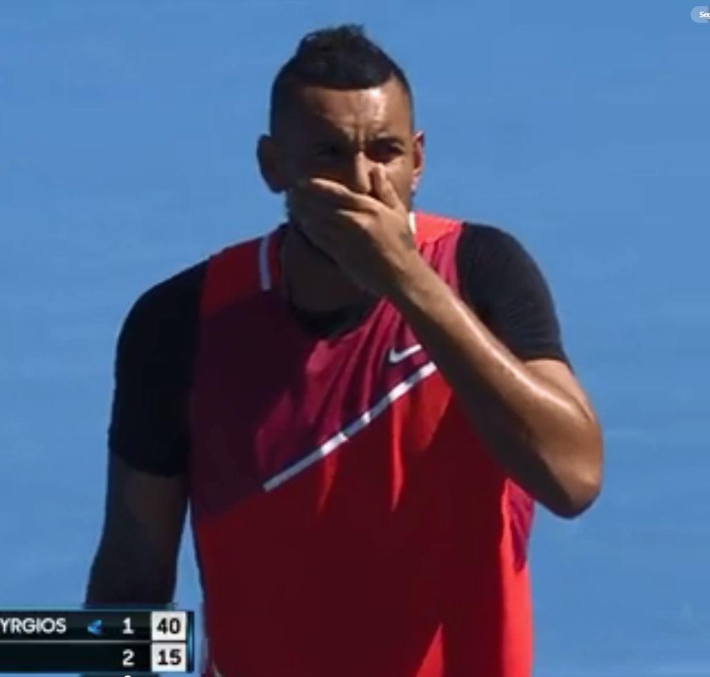 El polémico Nick Kyrgios la vuelve a liar: explota en pleno partido y lanza pelotazo a la grada que impacta en un niño