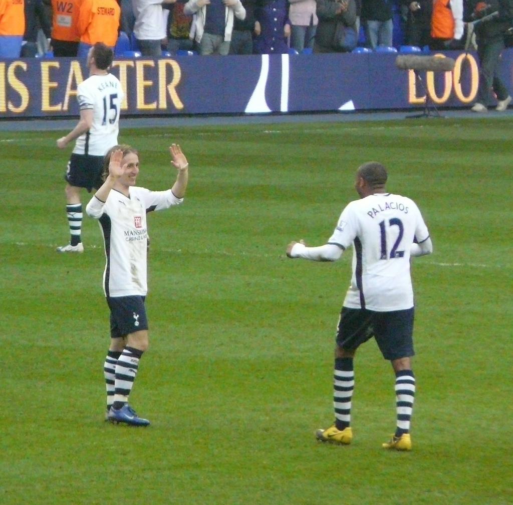 Modric y Wilson disputaron la Champions con el conjunto londinense. En 2011, se midieron ante el Real Madrid, pero el hondureño no jugó por lesión.