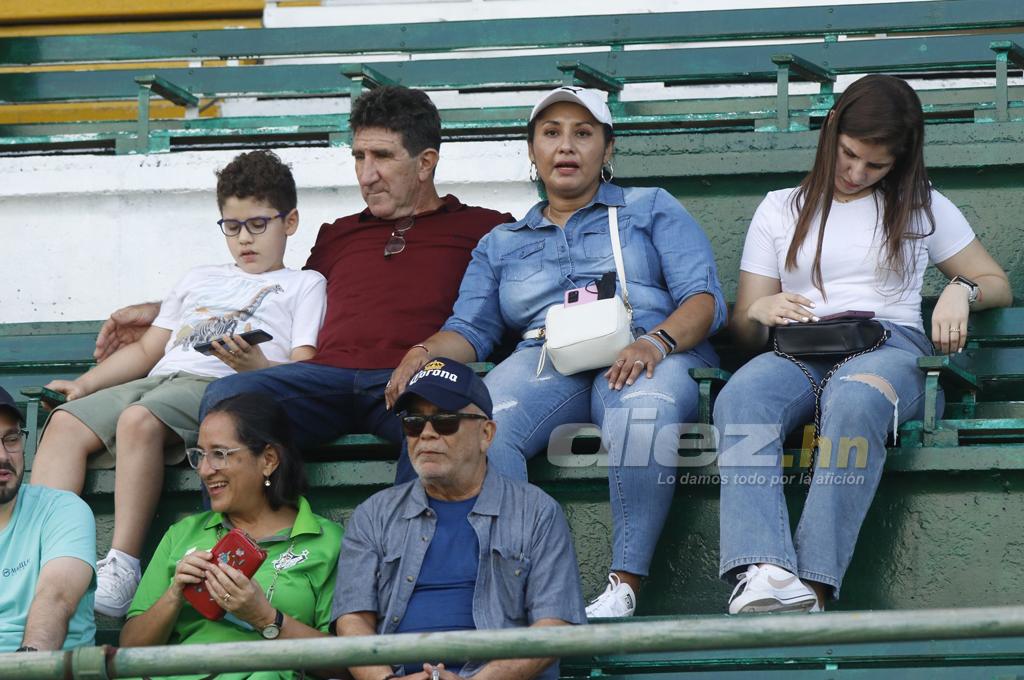 El entrenador Héctor Vargas presenció la derrota de Platense ante Lone en el Excélsior. (Foto Neptalí Romero)