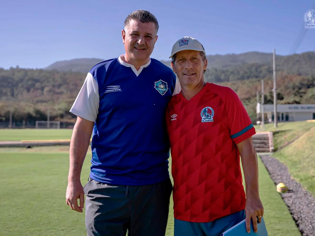 Diego Vázquez visitó a Pedro Troglio en la casa del Olimpia cuando dirigía a la Selección de Honduras.