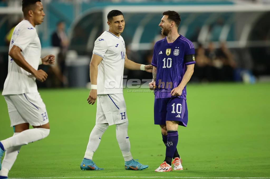 Hector ‘La Perrita’ Castellanos fue el enercado de estar detrás de Messi en el Argentina Honduras jugado en Miami. (Foto Joseph Amaya)